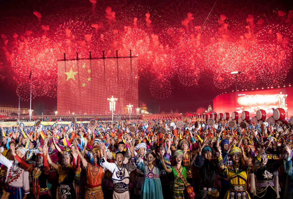 Gloria del Día Nacional: ¿Quién forja el filo de las grandes creaciones de China?